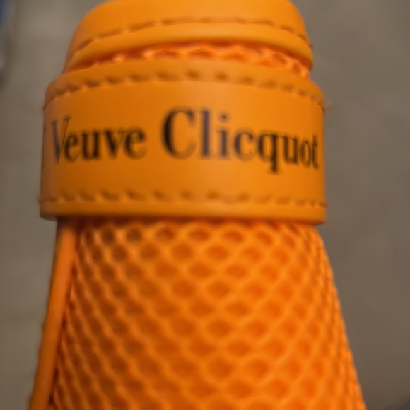 Veuve Clicquot Brut Champagne Ice Jacket only. No Bottle. Front Card is missing. - Picture 4 of 6